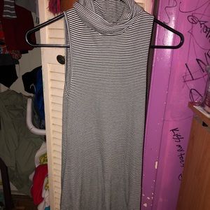 Short Medium. no sleeve turtleneck dress.